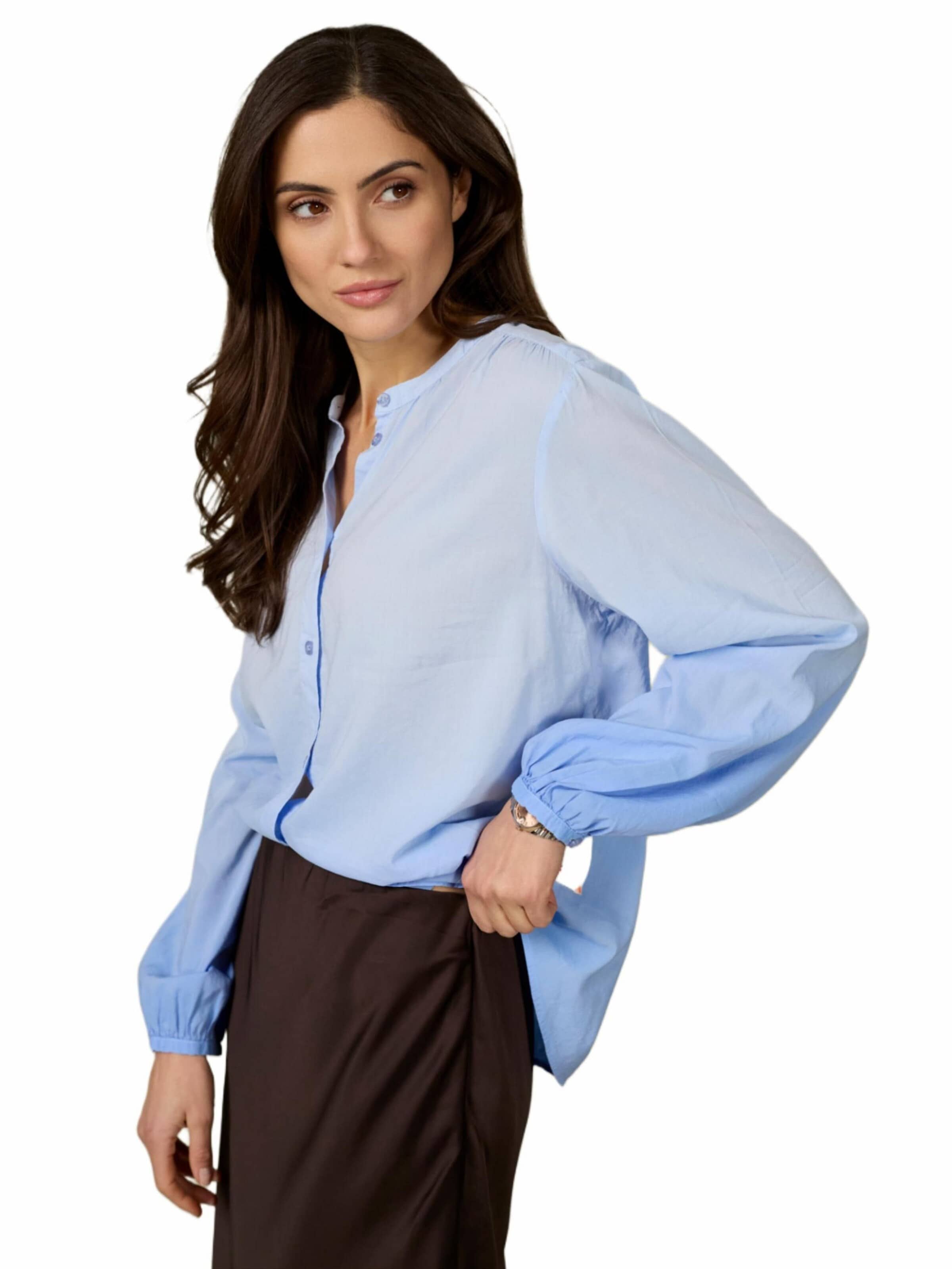 Chemisier 'Bluse mit Farbverlauf und weite Ärmel - GabriellaC' LIKS. Munich en bleu : devant