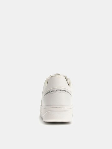 GUESS Sneaker low in Weiß