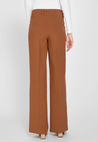 Wide Leg Pantalon à plis Fadenmeister Berlin en marron