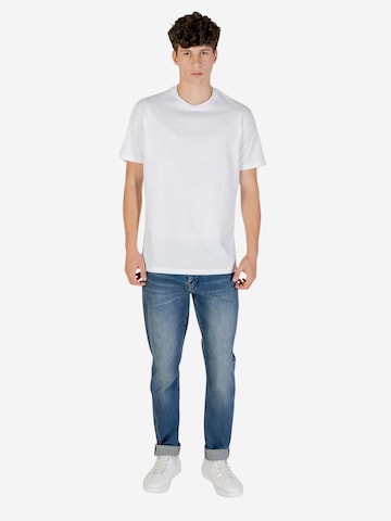 Maglietta 'XM001280 AF10361' di ARMANI EXCHANGE in bianco