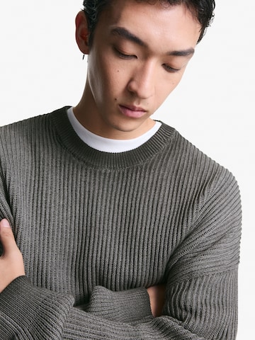 Bershka Sweater in Green