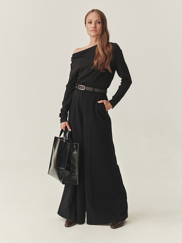 TATUUM Blus i svart: framsida
