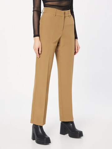 YAS Flared Pleated Pants 'BLURIS' in Brown: front