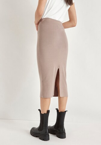 HECHTER PARIS Skirt in Beige