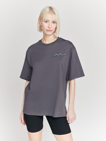 ABOUT YOU x StayKid Shirt 'Karla ZigZag' in Grey: front