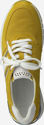 Sneaker alta di MARCO TOZZI in giallo