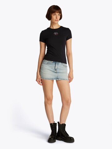Tommy Jeans Μπλουζάκι 'ESSENTIAL' σε μαύρο