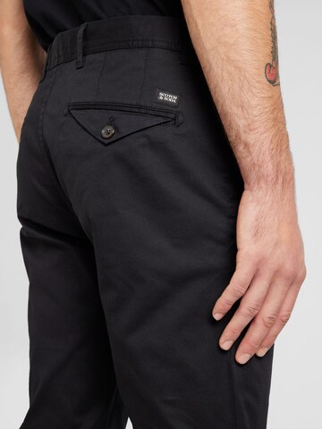 SCOTCH & SODA Слим Брюки-чинос 'Essentials - Mott' в Черный