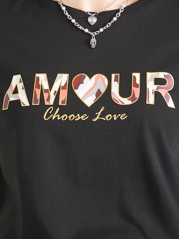 Tricou 'CARBOOSTERY' de la ONLY Carmakoma pe negru