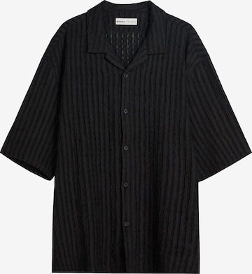 BershkaComfort Fit Košulja - crna boja: prednji dio