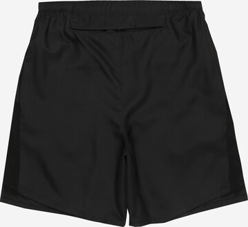 NIKE Regular Sportshorts in Schwarz