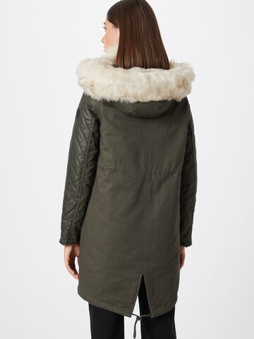 River Island Talveparka, värv roheline