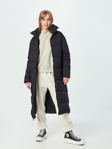 Manteau d’hiver Girlfriend Collective en noir