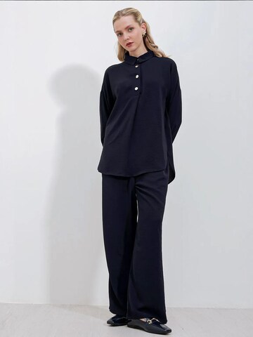 Pantalons de tailleur Bigdart en bleu : devant