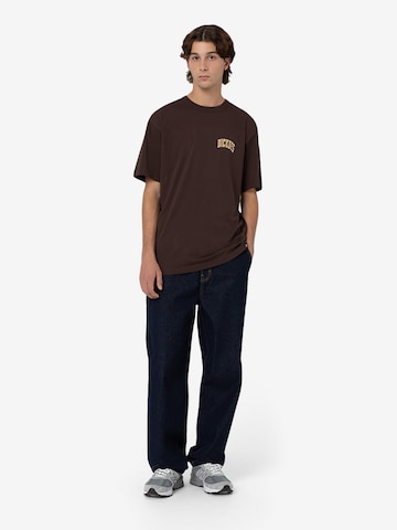 DICKIES - Camiseta 'AITKIN ' en marrón