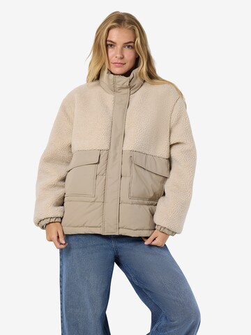 Noisy may Tussenjas 'NMCHERRY' in Beige