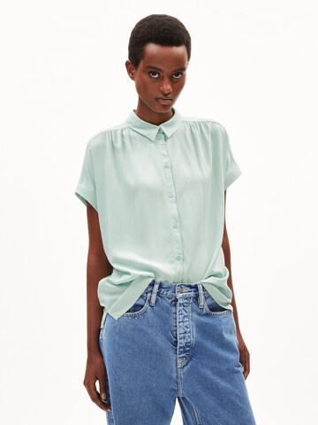 ARMEDANGELS Blouse 'ZONJA' in Groen: voorkant