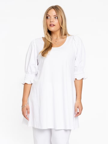 Yoek Tunic in White: front