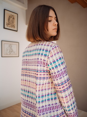 Veste mi-saison 'Mara Lurex Jacket' Christine on the clouds en rose