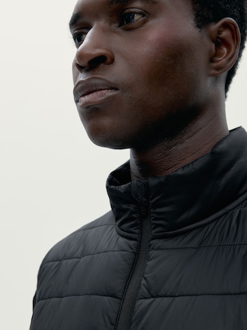 Born Sportbodywarmer ' Raw ' in Zwart