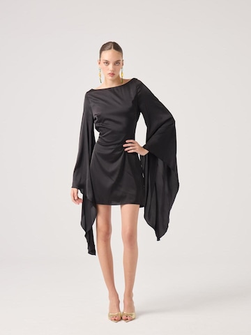 Robe de cocktail HOLLY LOLLY en noir : devant