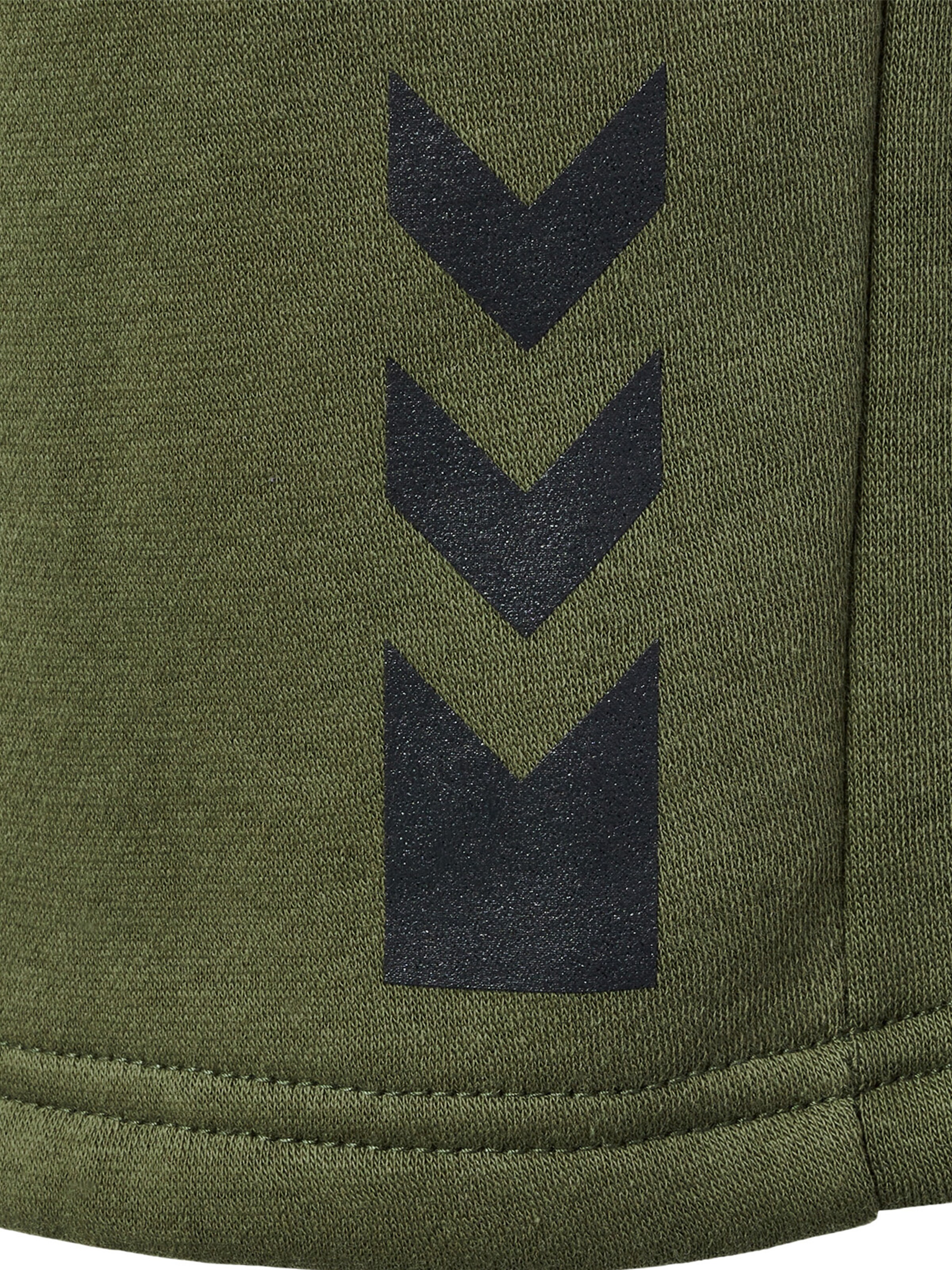 Hummel Regular Sportshorts 'Active' in Grün