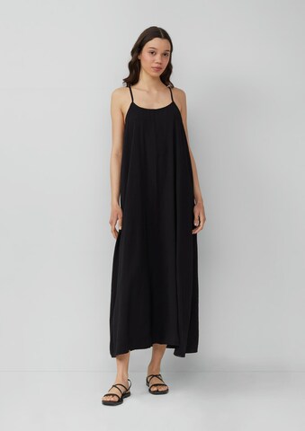 Robe QS en noir : devant