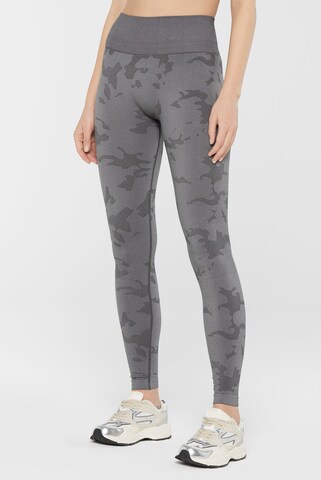 SENSES.THE LABEL Skinny Leggings in Grey: front