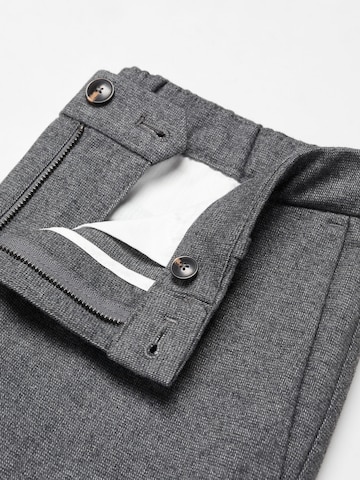 MANGO MAN Regular Hose 'Brest' in Grau