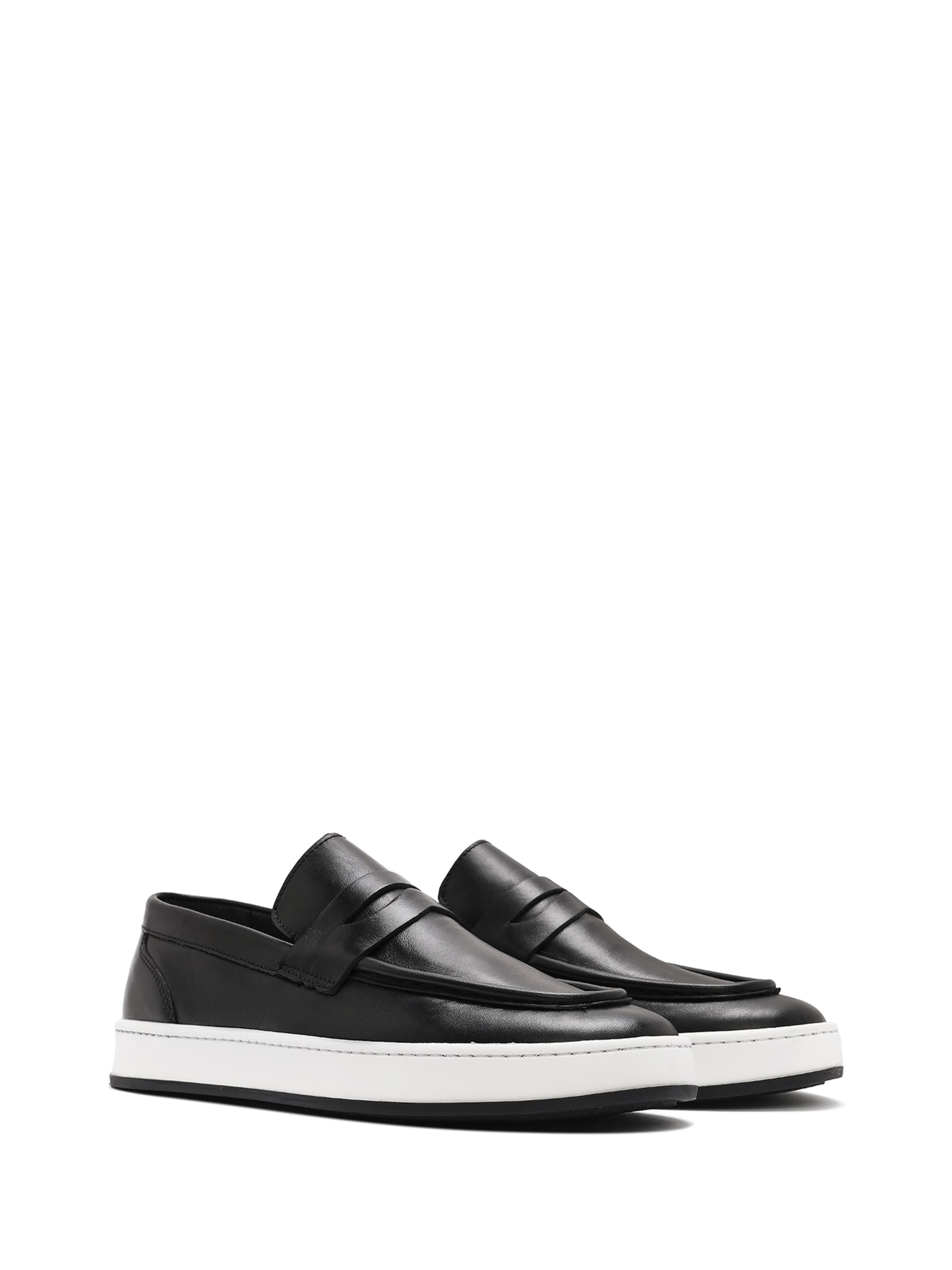 Slipper di Derimod in nero