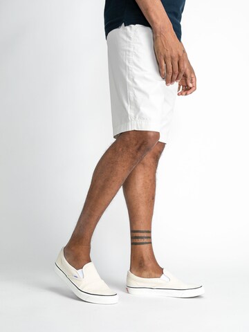 Regular Pantalon chino Petrol Industries en blanc