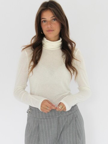 Honnête Atelier Sticktop 'Sylvie' in Weiß