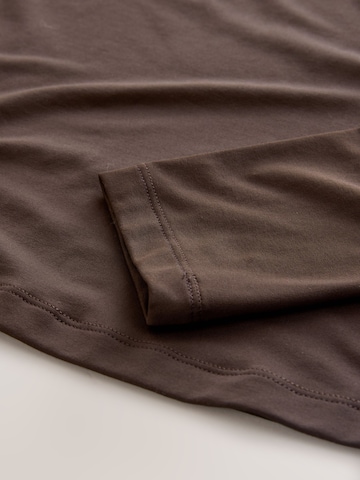 Next - Camiseta en marrón