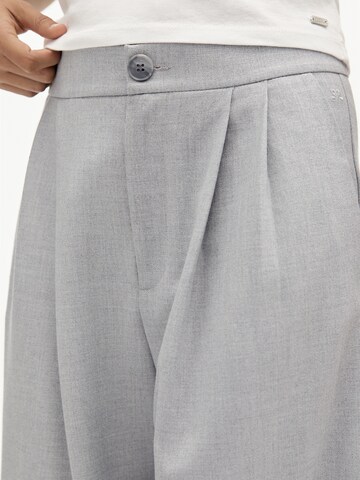 Pull&Bear Wide Leg Laskoshousut värissä harmaa