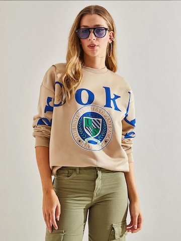 Bianco Lucci Sweatshirt in Bruin: voorkant