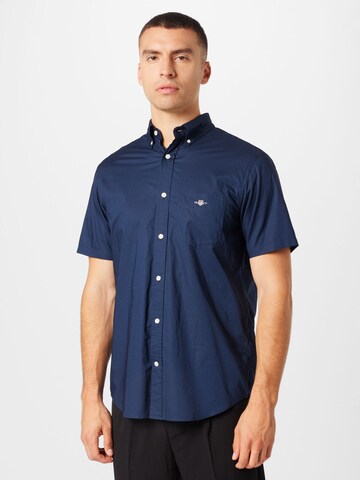 Coupe regular Chemise GANT en bleu : devant