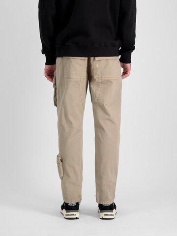 regular Pantaloni cargo di ALPHA INDUSTRIES in beige