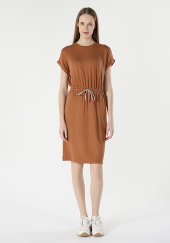 Robe Colin's en marron : devant