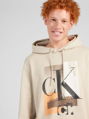 Felpa di Calvin Klein Jeans in beige