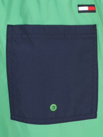 Tommy Jeans Plavecké šortky – zelená