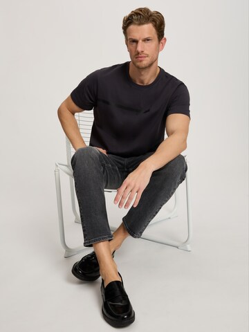 CROSS JEANS Tapered Jeans 'Finn' in Grau