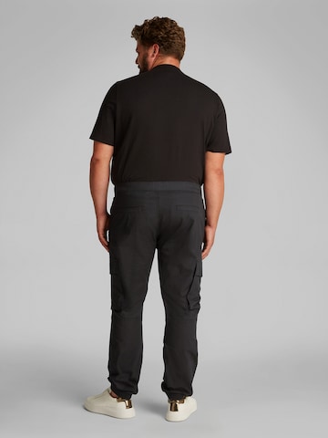 Calvin Klein Jeans Plus Tapered Cargohose in Schwarz