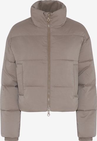 Girlfriend Collective Between-Season Jacket 'Puffer' in Grey: front