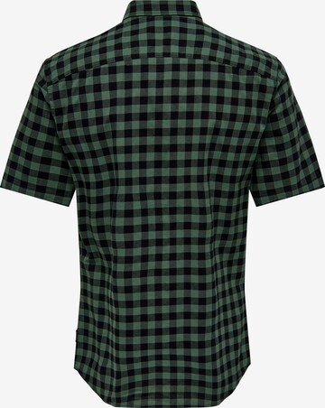 Only & Sons - Ajuste regular Camisa 'Alvaro' en verde