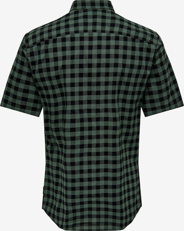 Only & Sons - Ajuste regular Camisa 'Alvaro' en verde
