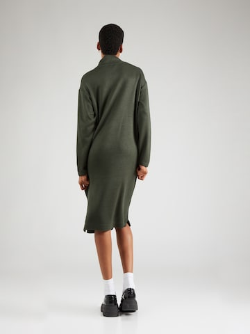 s.Oliver Πλεκτό φόρεμα σε πράσινο