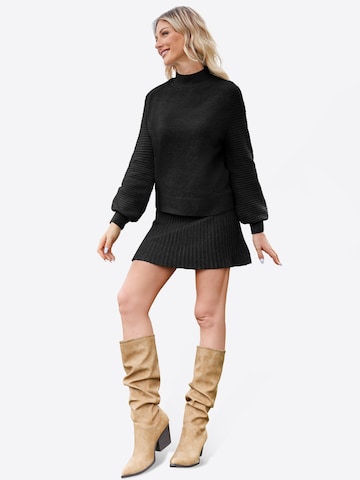 Costum de la Imily Bela pe negru