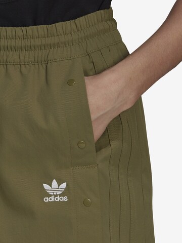 ADIDAS ORIGINALS - Falda en verde