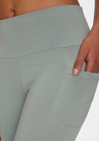 LASCANA ACTIVE Skinny Sports trousers in Green
