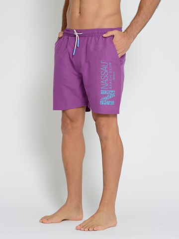 NASSAU Beach Club Badeshorts in Lila